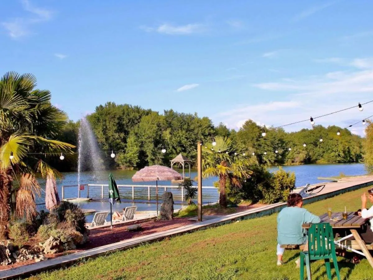 Campsite Camping Les Lacs D'Armagnac Bretagne-d'Armagnac France